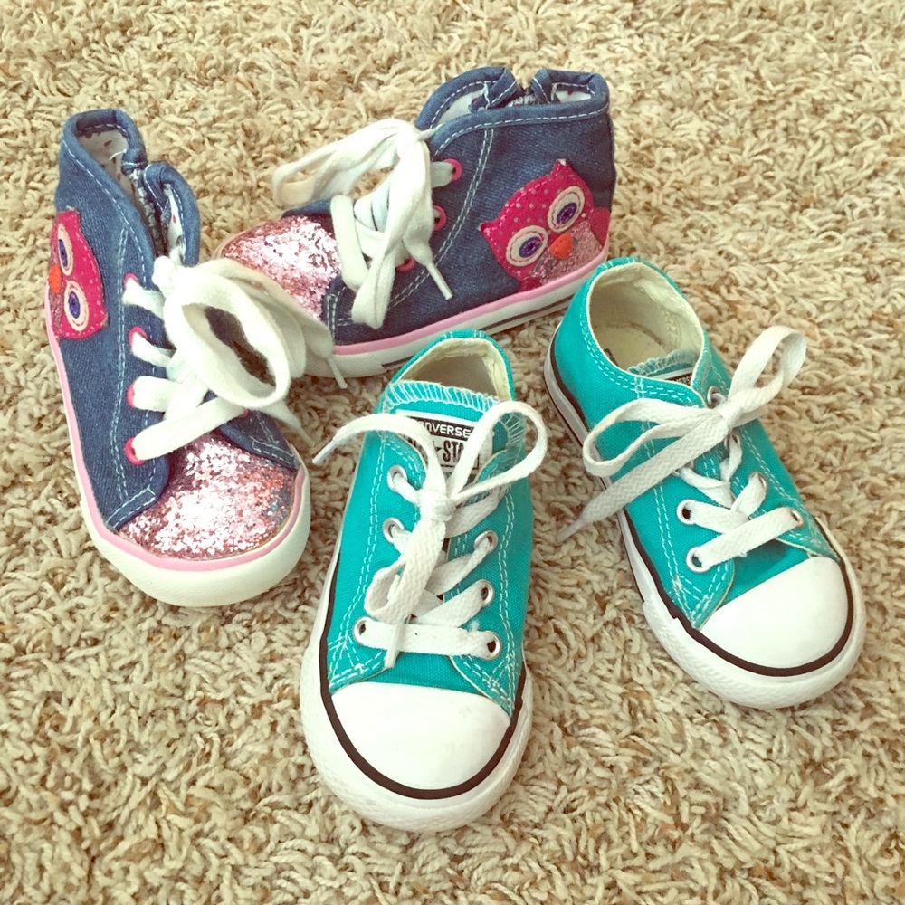 Lot of toddler size 6 tennis shoes!